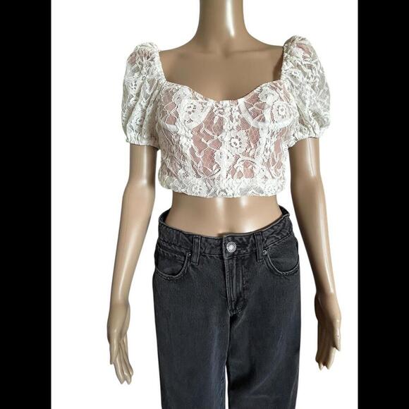 Chic Lace Puff Sleeve Crop Top - Picture 2 of 5
